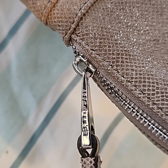 B. Makowsky Tan Shimmer Boho Bag - Picture 6 of 7